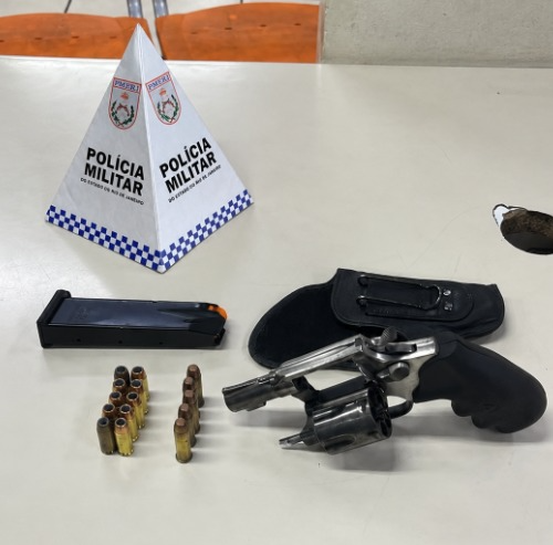 Disque Denúncia ajuda 40°BPM a apreender revólver e veículo clonado em Campo Grande 